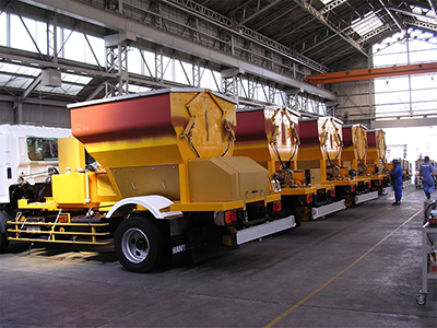 Deicing chemical spreader